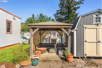 305 E Clarendon St, Gladstone, OR 97027 - Photo 29