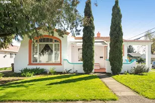 305 E Clarendon St, Gladstone, OR 97027 - Photo 1