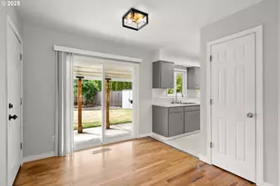 12530 SW Brookside Ave, Portland, OR 97223 - Photo 7