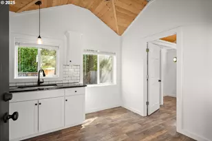 12530 SW Brookside Ave, Portland, OR 97223 - Photo 13