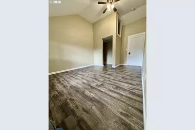 8241 SE Raymond Ct, Portland, OR 97266 - Photo 15