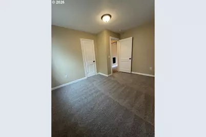 8241 SE Raymond Ct, Portland, OR 97266 - Photo 5