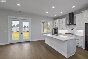 15201 S E Towers Ter, Milwaukie, OR 97267 - Photo 9