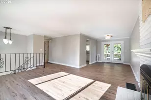 8205 SW Laurel St, Portland, OR 97225 - Photo 7