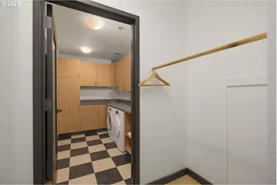 420 NW 11th Ave #915, Portland, OR 97209 - Photo 37
