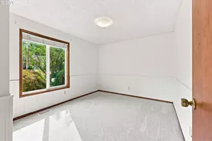 2030 SE Paloma Dr, Gresham, OR 97080 - Photo 17