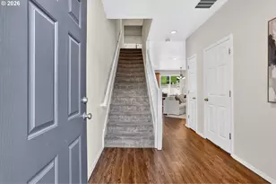 20452 Hoodview Ave, West Linn, OR 97068 - Photo 3