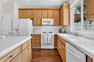 20452 Hoodview Ave, West Linn, OR 97068 - Photo 13