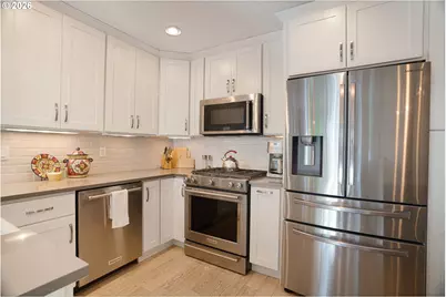 3497 Devonshire Dr, Lake Oswego, OR 97035 - Photo 9