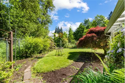 184 E Hatton Ave, Eugene, OR 97404 - Photo 31
