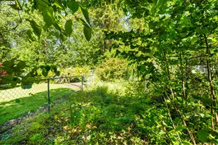 184 E Hatton Ave, Eugene, OR 97404 - Photo 39