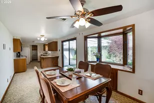 184 E Hatton Ave, Eugene, OR 97404 - Photo 7