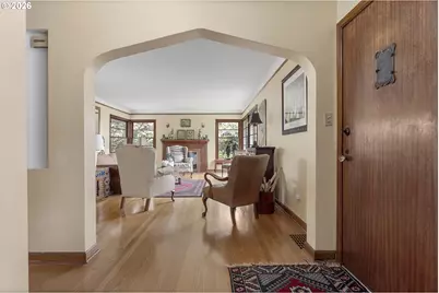 5321 SW Menefee Dr, Portland, OR 97239 - Photo 5