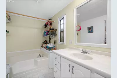 955 NE Mill St, Waldport, OR 97394 - Photo 21