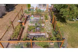 1121 Yeust Rd, Azalea, OR 97410 - Photo 31