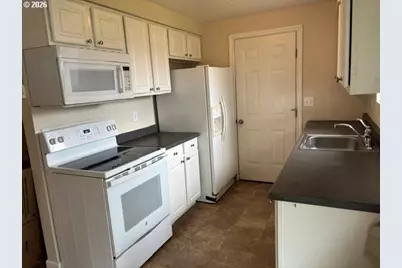 3636 Virginia Ave, Springfield, OR 97478 - Photo 7