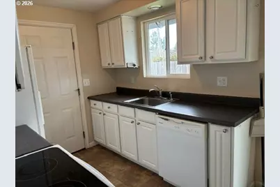 3636 Virginia Ave, Springfield, OR 97478 - Photo 9