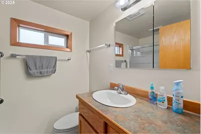 337 16th Ave, Seaside, OR 97138 - Photo 19