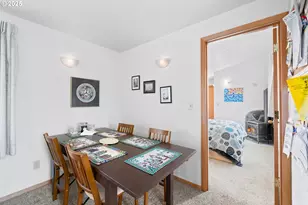 337 16th Ave, Seaside, OR 97138 - Photo 9