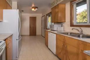 17005 SE Alder St, Portland, OR 97233 - Photo 9