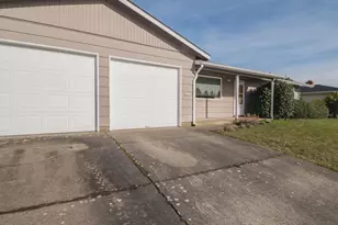 17005 SE Alder St, Portland, OR 97233 - Photo 3