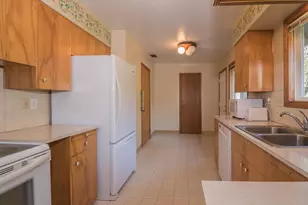 17005 SE Alder St, Portland, OR 97233 - Photo 11