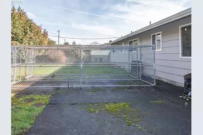 17005 SE Alder St, Portland, OR 97233 - Photo 25