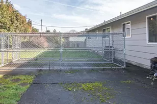 17005 SE Alder St, Portland, OR 97233 - Photo 25