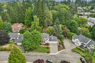 12504 Shelby Ct, Lake Oswego, OR 97035 - Photo 45