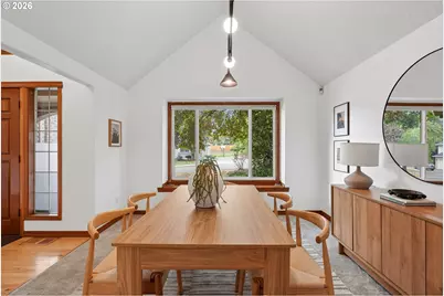 12504 Shelby Ct, Lake Oswego, OR 97035 - Photo 5