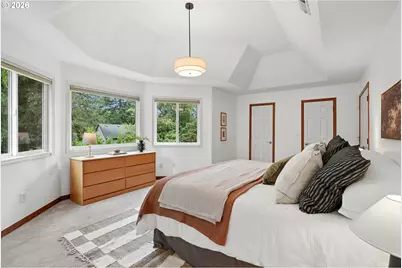 12504 Shelby Ct, Lake Oswego, OR 97035 - Photo 25