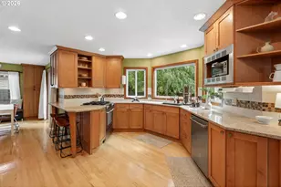 12504 Shelby Ct, Lake Oswego, OR 97035 - Photo 7