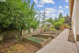 12504 Shelby Ct, Lake Oswego, OR 97035 - Photo 43