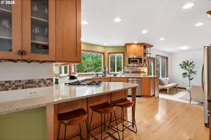 12504 Shelby Ct, Lake Oswego, OR 97035 - Photo 13