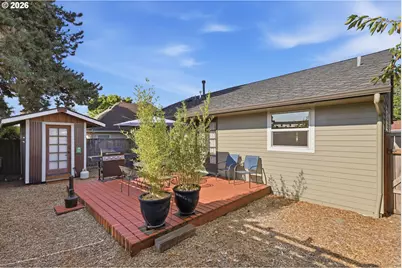 208 N College St, Newberg, OR 97132 - Photo 37