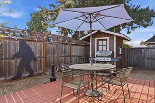 208 N College St, Newberg, OR 97132 - Photo 35