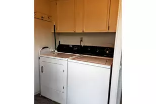 1400 Candlelight Dr, Eugene, OR 97402 - Photo 9