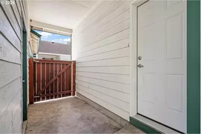 730 NE Pacific Dr, Fairview, OR 97024 - Photo 21