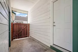 730 NE Pacific Dr, Fairview, OR 97024 - Photo 21