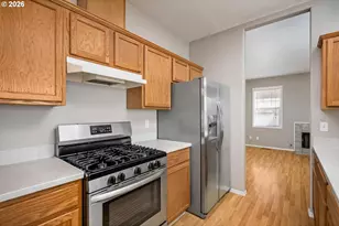 730 NE Pacific Dr, Fairview, OR 97024 - Photo 9