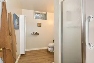 2405 NE Morgan St, Portland, OR 97211 - Photo 7
