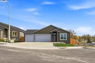 1758 NE 9th Pl, Hermiston, OR 97838 - Photo 3