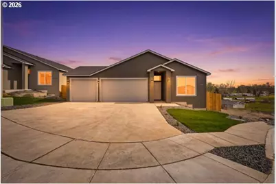 1758 NE 9th Pl, Hermiston, OR 97838 - Photo 1