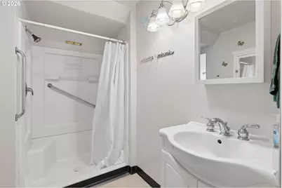 82600 Green Valley St, Creswell, OR 97426 - Photo 11