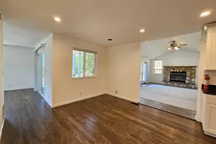 2750 SE Booth Ave, Roseburg, OR 97470 - Photo 5