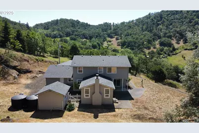 2750 SE Booth Ave, Roseburg, OR 97470 - Photo 37