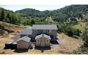 2750 SE Booth Ave, Roseburg, OR 97470 - Photo 37