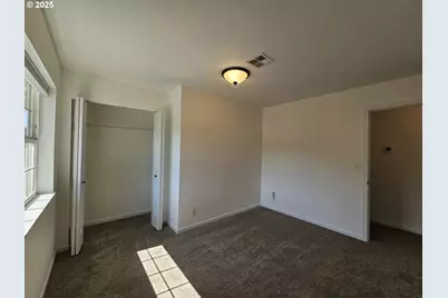 2750 SE Booth Ave, Roseburg, OR 97470 - Photo 25