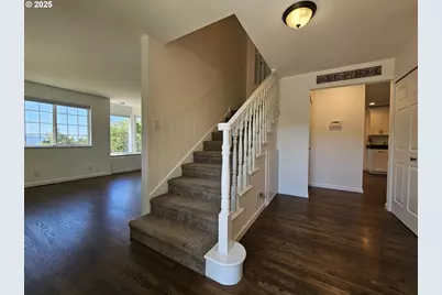 2750 SE Booth Ave, Roseburg, OR 97470 - Photo 3