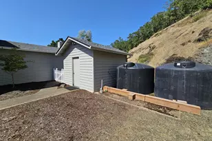 2750 SE Booth Ave, Roseburg, OR 97470 - Photo 37
